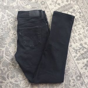 Black Levi’s 311 Shaping Skinny